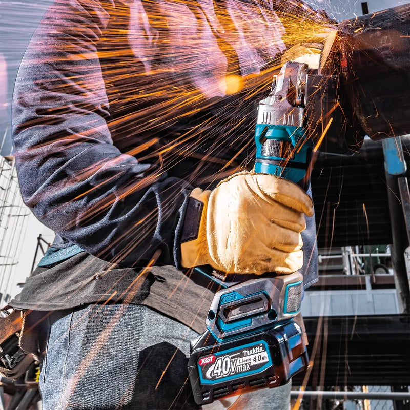 Makita GAG14M1 40V max XGT® Brushless Cordless 4‑1/2” / 6" Paddle Switch Angle Grinder Kit, with Electric Brake (4.0Ah)