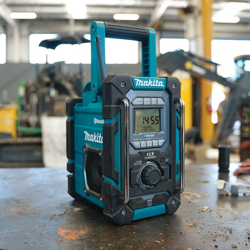 Makita XRM10 18V LXT/12V max CXT Lithium-Ion Cordless Bluetooth Job Site Charger/Radio