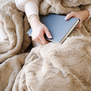 PATTERNED FAUX FUR THROW BLANKETS by Saranoni