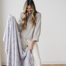 PATTERNED FAUX FUR THROW BLANKETS by Saranoni