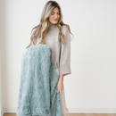 PATTERNED FAUX FUR THROW BLANKETS by Saranoni
