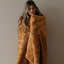 PATTERNED FAUX FUR THROW BLANKETS by Saranoni