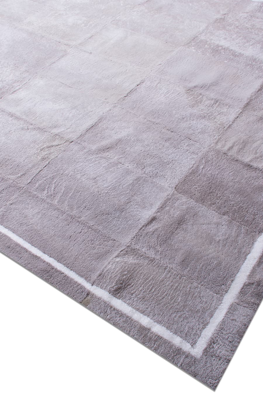 FRAME – Tonal Shearling Rug, back view