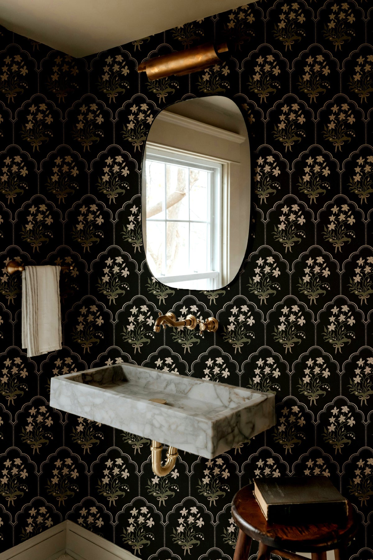 Oren Wallpaper by Brittany Polatis Design, photo 2 of 11