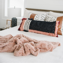 PATTERNED FAUX FUR XL THROW BLANKETS by Saranoni