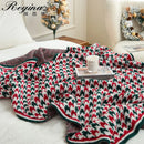 GobekUsa Kawaii Bee Pattern Cozy Blanket - Super Soft White Spot Edge Design