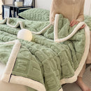 GobekUsa Cozy Jacquard Taffeta & Flannel Nap Blanket - Warm, Thick Comforter for Bedroom
