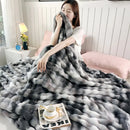 GobekUsa Cozy Gradient Bubble Fleece Throw Blanket, Plush All-Season Nap Blanket