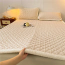 GobekUsa Antibacterial Milk Velvet Mattress, Thick & Warm with Anti-Slip Straps