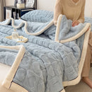 GobekUsa Cozy Jacquard Taffeta & Flannel Nap Blanket - Warm, Thick Comforter for Bedroom