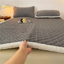 GobekUsa Antibacterial Milk Velvet Mattress, Thick & Warm with Anti-Slip Straps