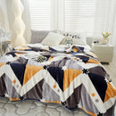 GobekUsa Cozy Flannel Blanket for All Seasons: Double-Sided Velvet Bed Cover, Single Double