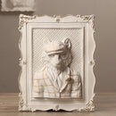 GobekUsa Earl Cat Resin Pendant Wall Decoration Frame for a Whimsical Touch.