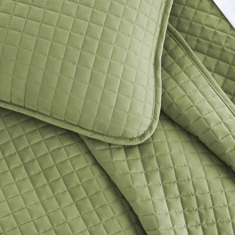 Full/Queen Lightweight Sage Ultra Soft 3-Piece Microfiber Quilt Set, photo 3 of 4