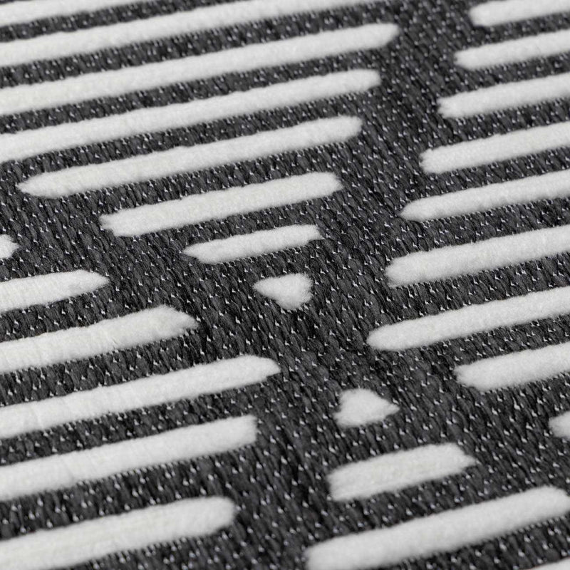 Anah Black Durable Rug
