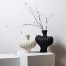 GobekUsa Fringe Heterophore Vase - Handcrafted Porcelain Floral Arrangement Ornament