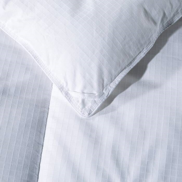 Twin Size All Seasons Soft White Polyester Down Alternative Comforter, photo 4 of 5