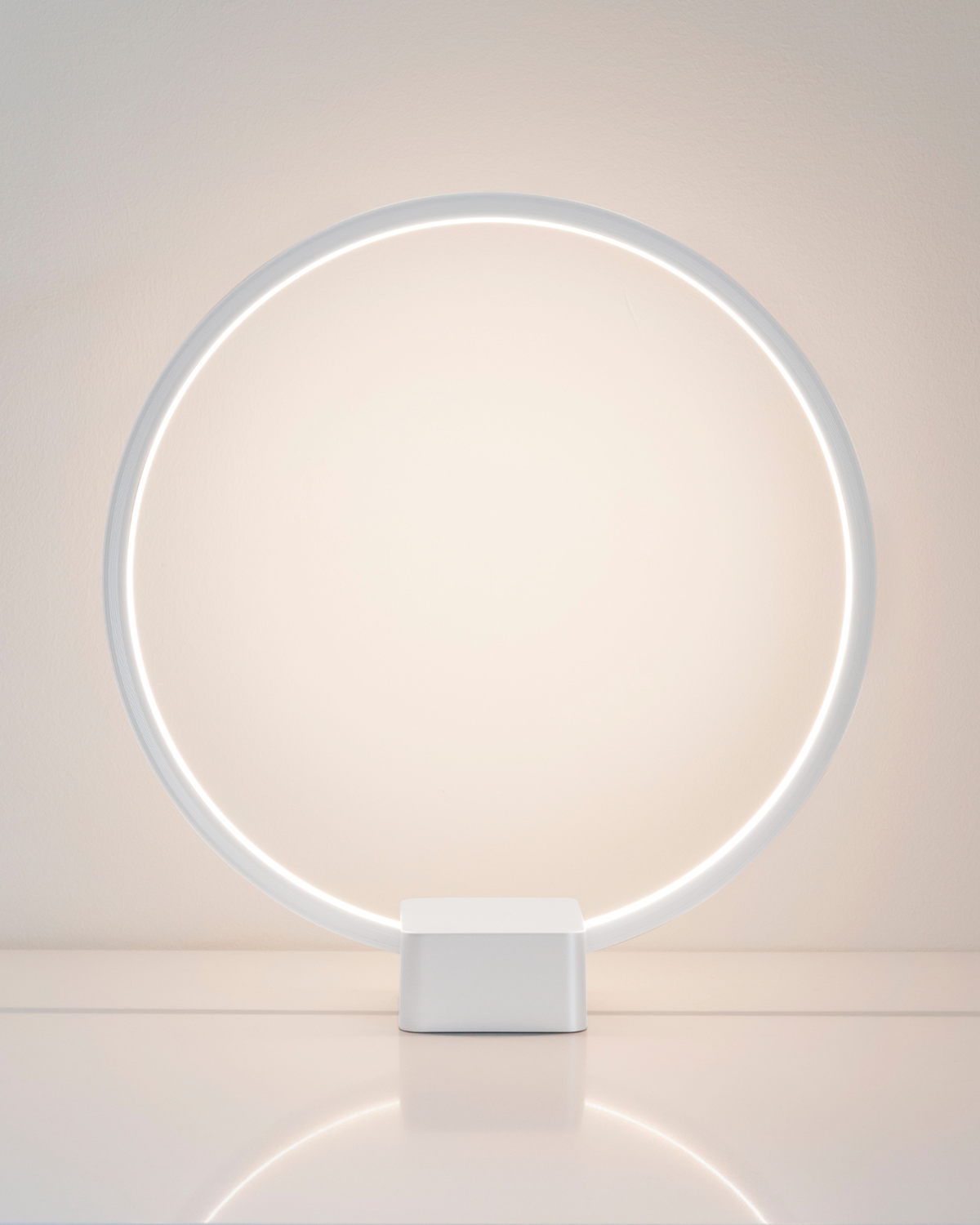 Circle Table Lamp, photo 4 of 7