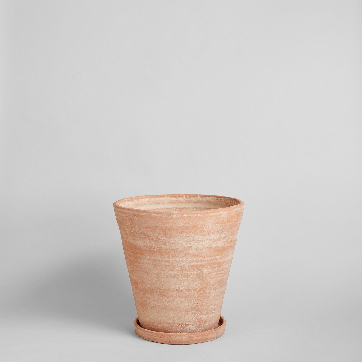 Terracotta Studio Planter, Whitewash, photo 13 of 14
