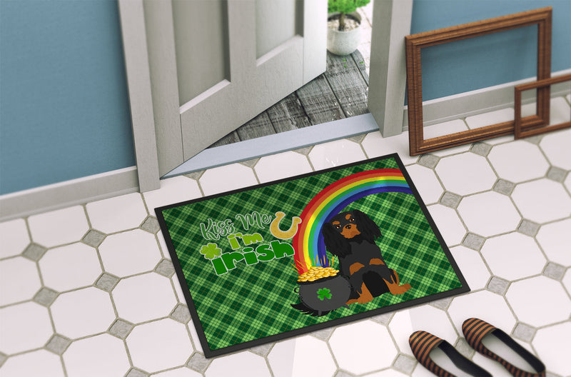 Black and Tan Cavalier Spaniel St. Patrick's Day Doormat - 24x36 Decorative Floor Mat – Indoor/Outdoor Rug with Artistic Flair