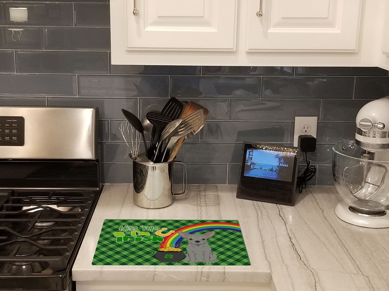 Silver Chihuahua St. Patrick's Day Glass Cutting Boards – Durable, Decorative Kitchen Art Large
