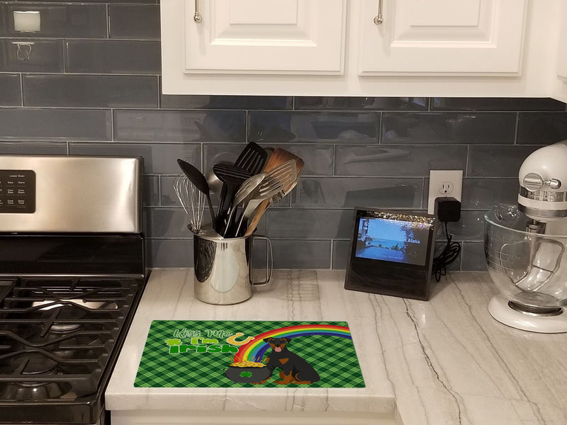 Natural Ear Black and Tan Doberman Pinscher St. Patrick's Day Glass Cutting Boards – Durable, Decorative Kitchen Art Large