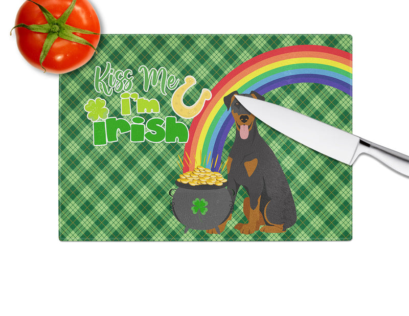 Natural Ear Black and Tan Doberman Pinscher St. Patrick's Day Glass Cutting Boards – Durable, Decorative Kitchen Art Large
