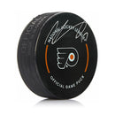 Wayne Simmonds Autographed Philadelphia Flyers Hockey Game Model Puck by Dynasty Sports & Framing