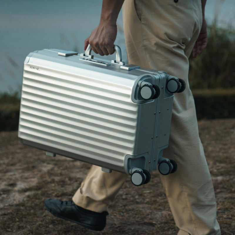 SPACE Aluminum Suitcase Silver