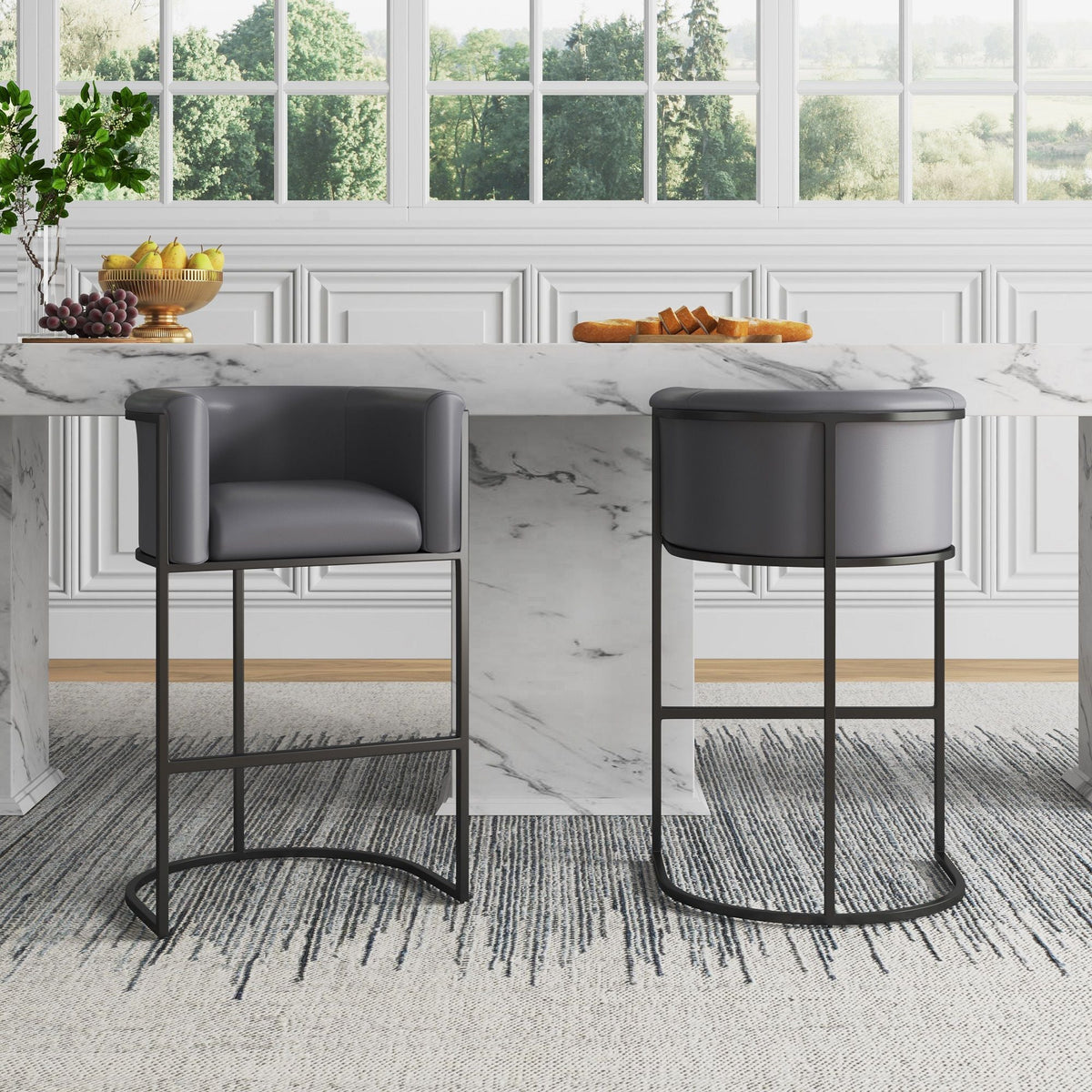 Cosmopolitan - Stool, photo 31 of 40