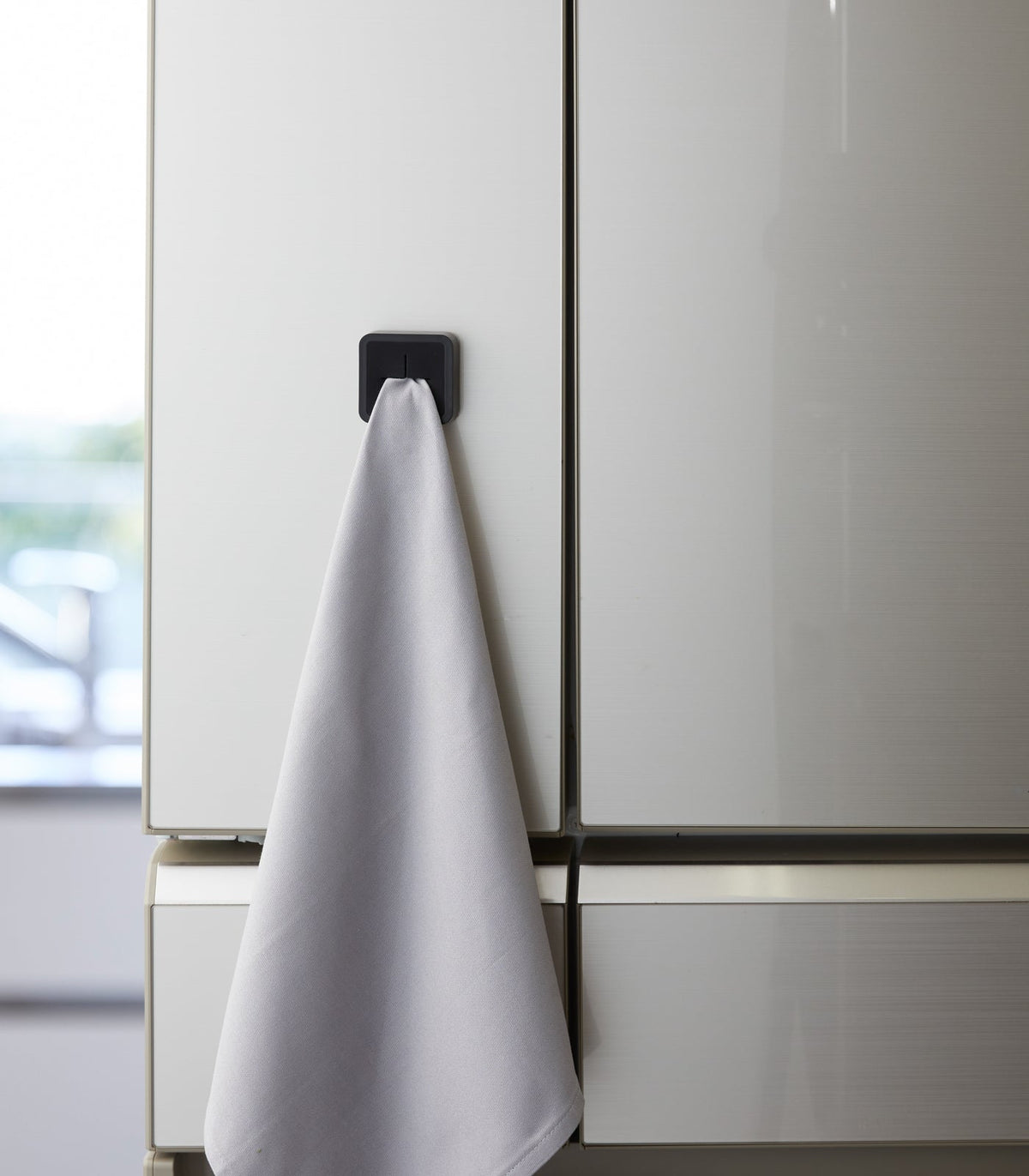 Traceless Adhesive Kitchen Towel Holder, photo 4 of 8