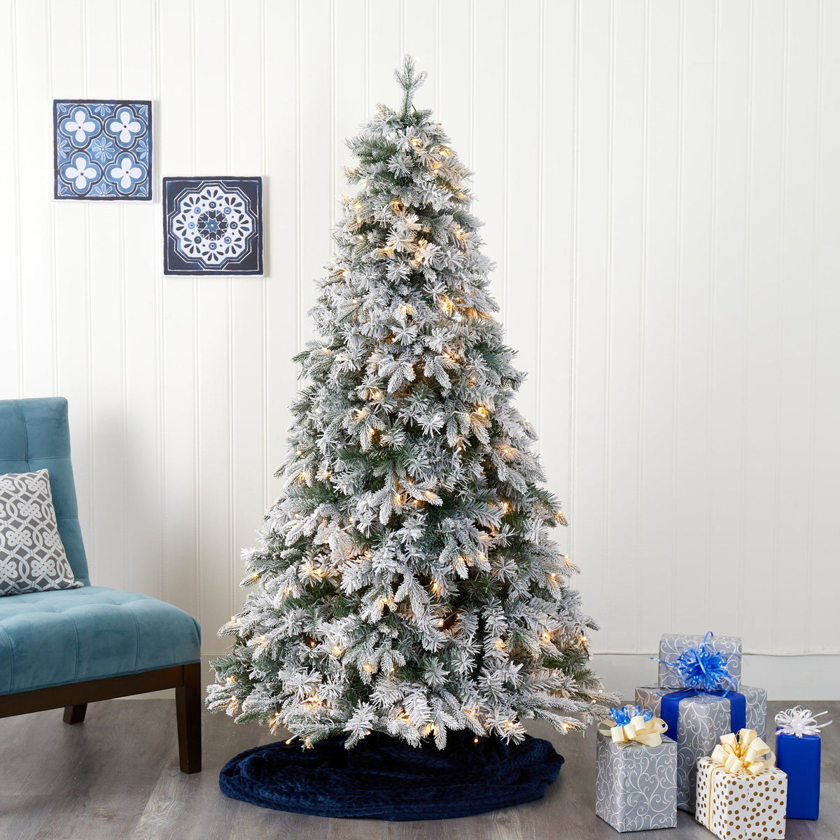 5' Flocked Vermont Mixed Pine Artificial Christmas Tree with 150 Clear LED Lights, photo 5 of 6
