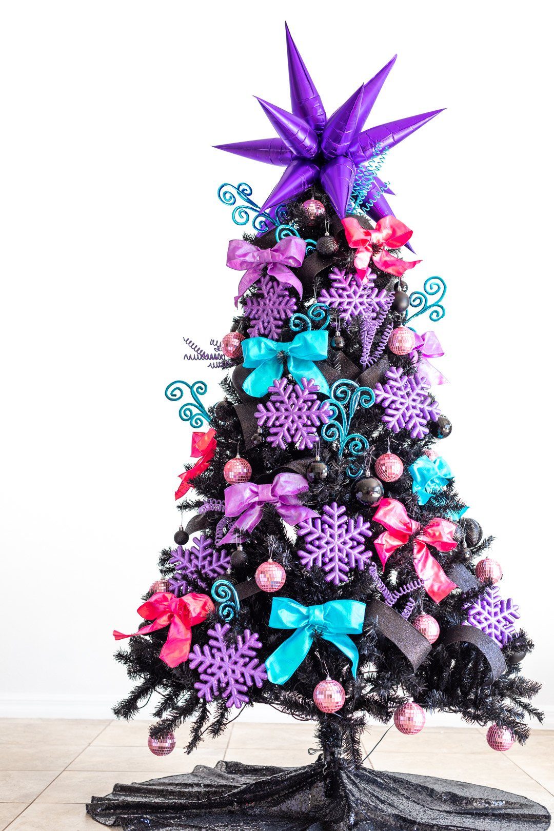 6’ Black Artificial Christmas Tree with 400 Clear LED Lights and 1036 Tips, photo 4 of 12