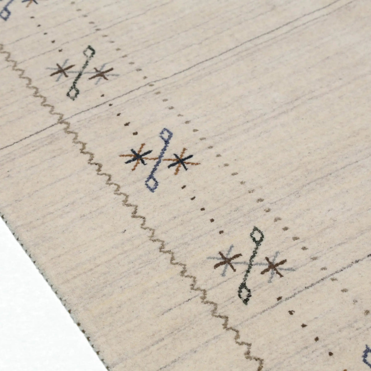 Beige Gabbeh Hand Loomed Wool Area Rug - Authentic Traditional Border Design, photo 9 of 13
