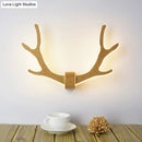 GobekUsa Nordic Style Wooden Antler Wall Sconce Lamp with LED Lighting - Ideal for Corridor
