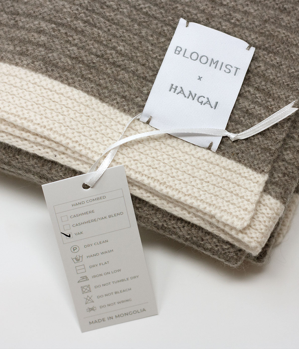Platinum and White Ribbed Knit Yak Down Throw, photo 2 of 5