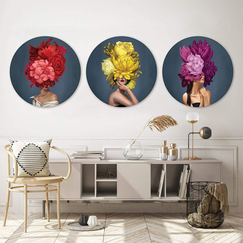 Bouquet Woman Canvas - Circle