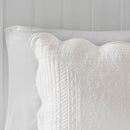 3 Piece Reversible Scalloped Edge Quilt Set White Full/Queen