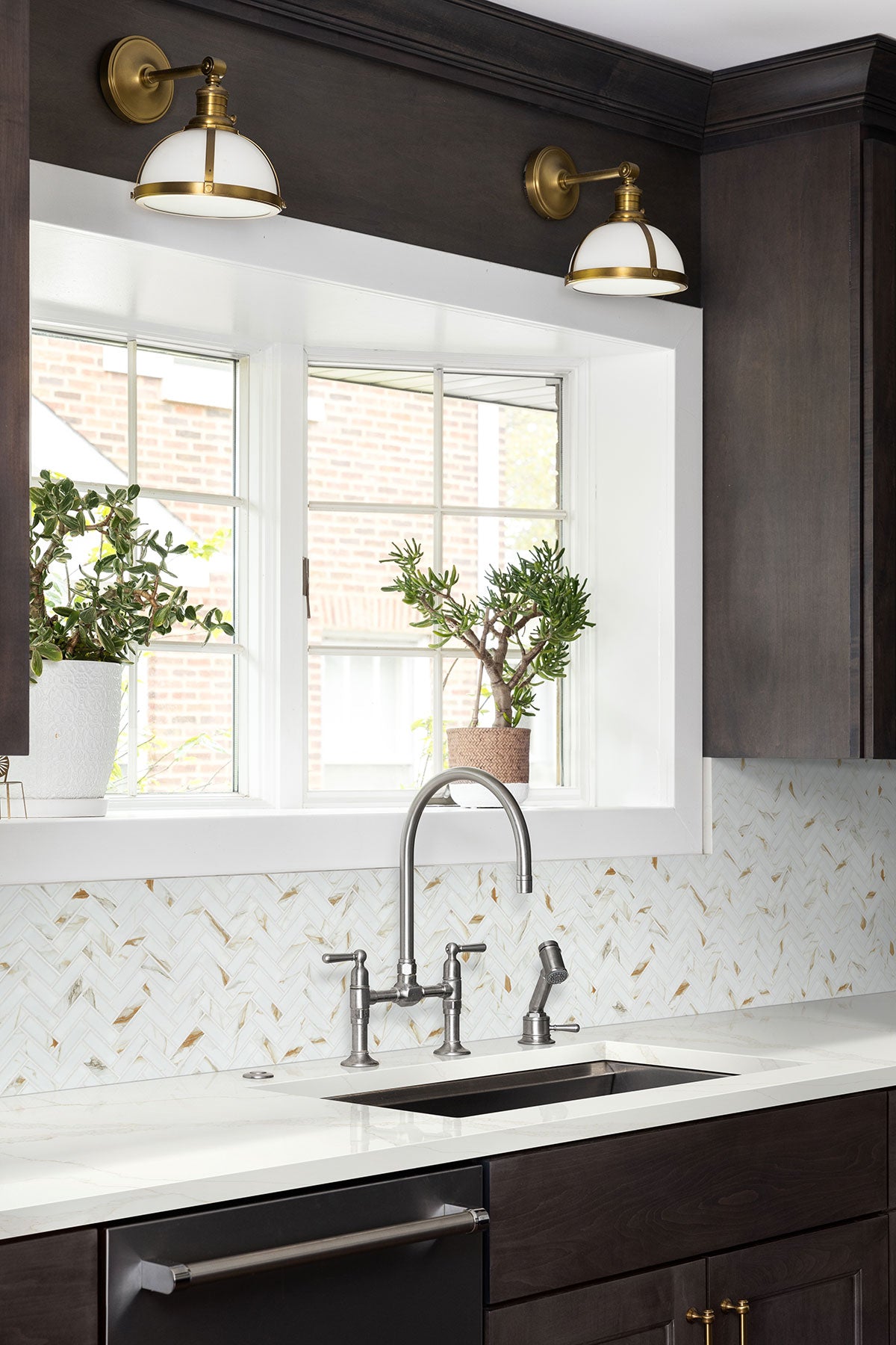 MSI Calacatta Gold Matte 1x3 Herringbone, photo 10 of 10