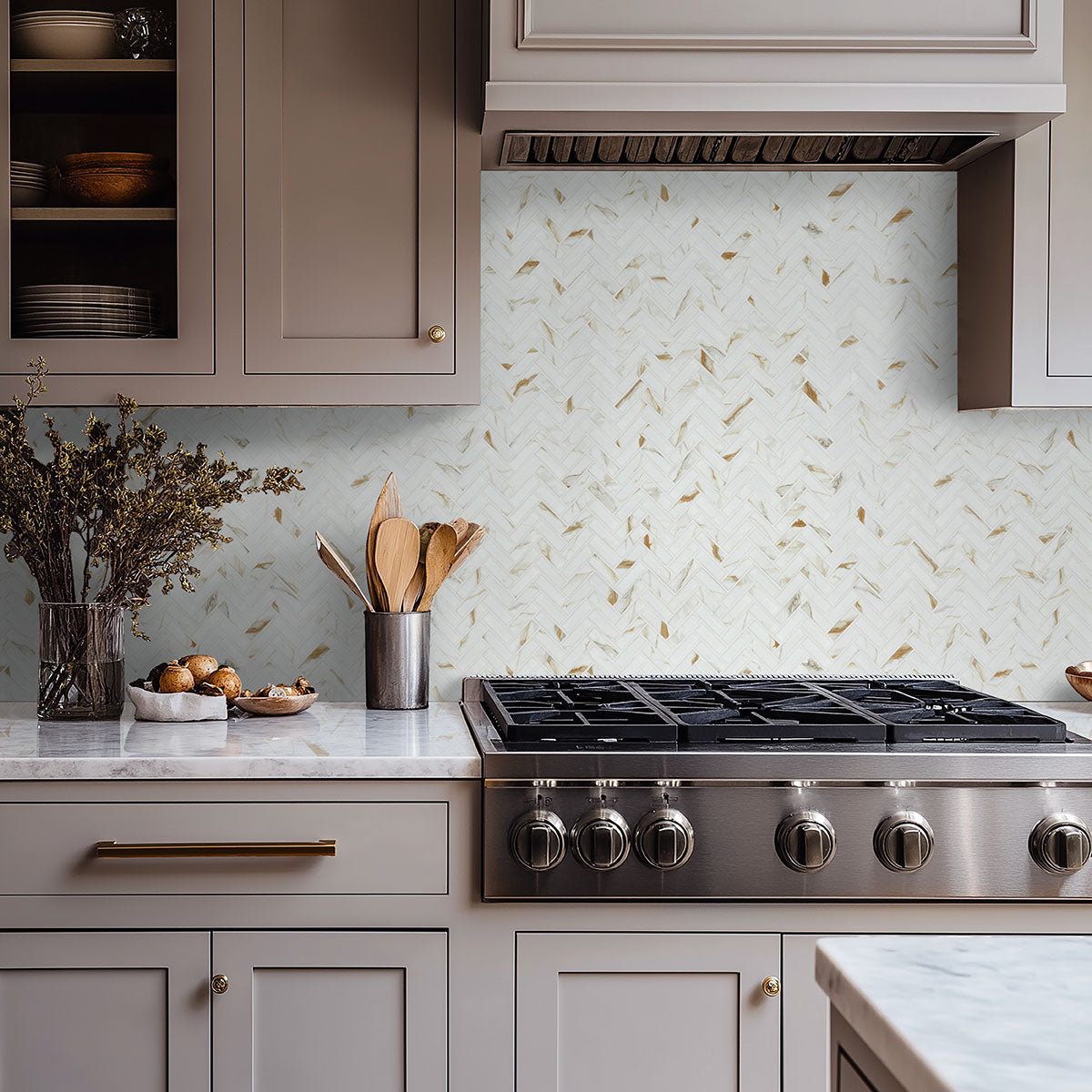 MSI Calacatta Gold Matte 1x3 Herringbone, photo 8 of 10