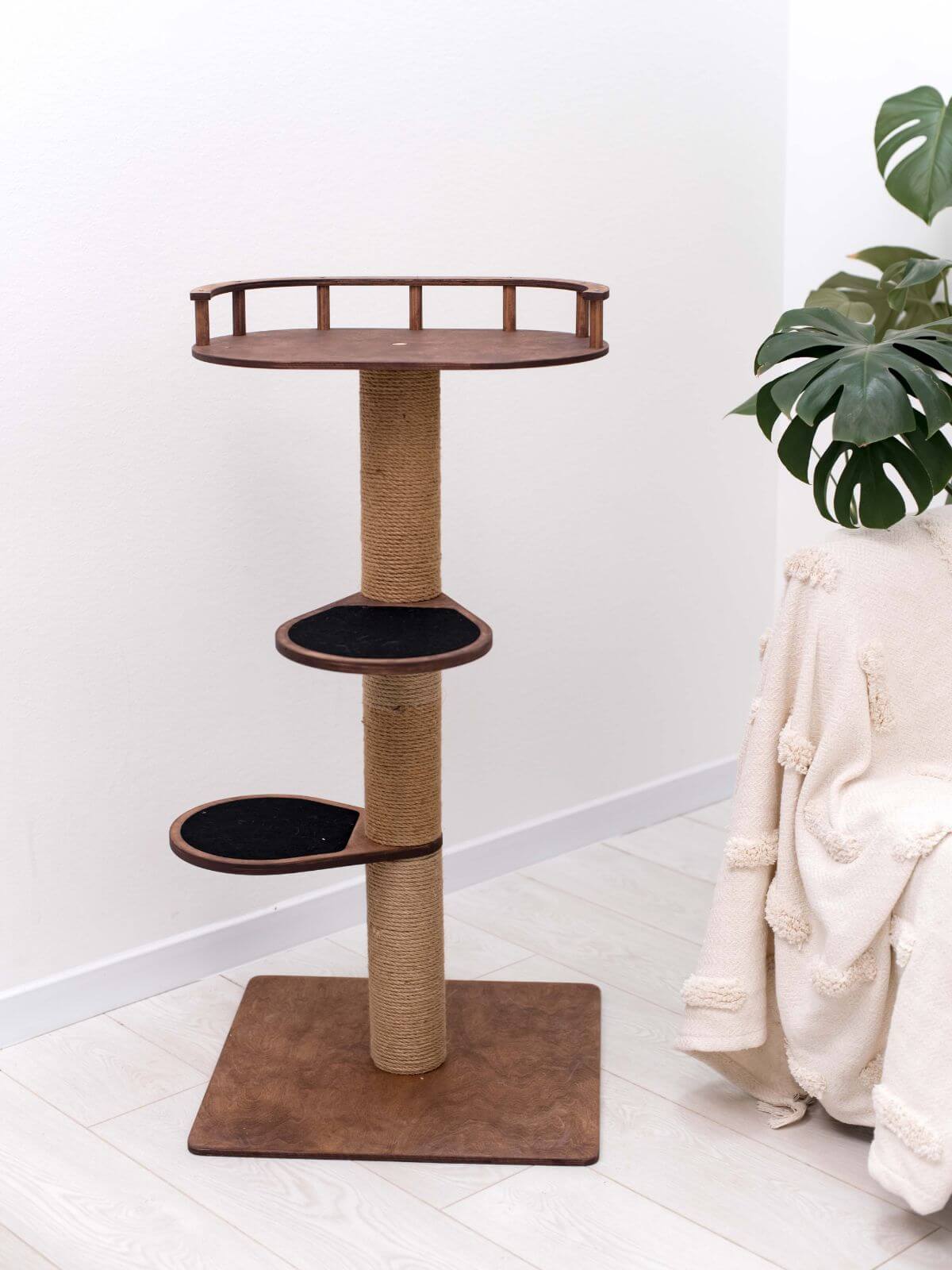 Small Cat Tree, photo 5 of 7