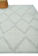 Contemporary 8x10 Ivory and Silver Traditional Geometrical Pattern Hand Knotted Wool Area Rug by The Rug Decor