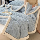 GobekUsa Cozy Jacquard Taffeta & Flannel Nap Blanket - Warm, Thick Comforter for Bedroom