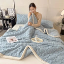 GobekUsa Cozy Jacquard Taffeta & Flannel Nap Blanket - Warm, Thick Comforter for Bedroom