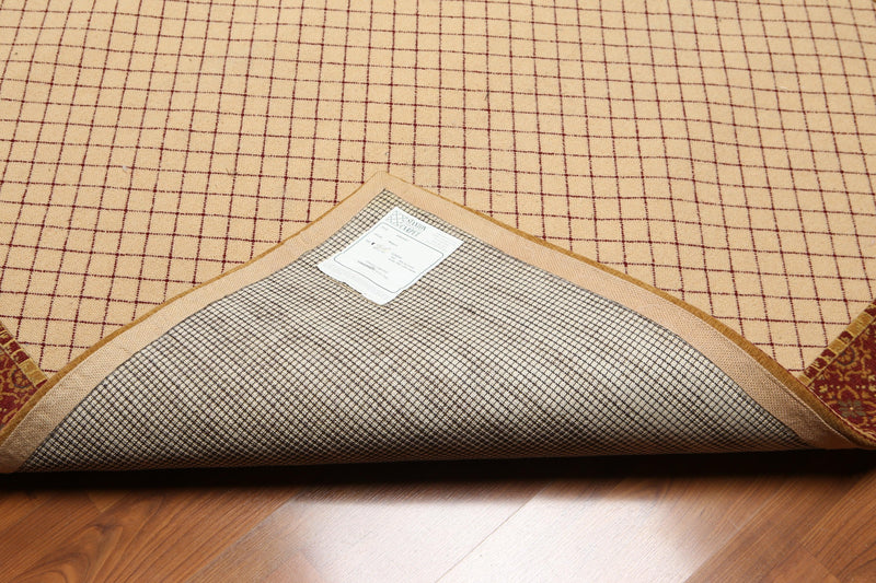 5'6" x 7'9" made in America Trellis Floral Border 100% wool Area rug Beige