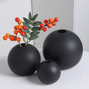 GobekUsa Black & White Ceramic Round Vase