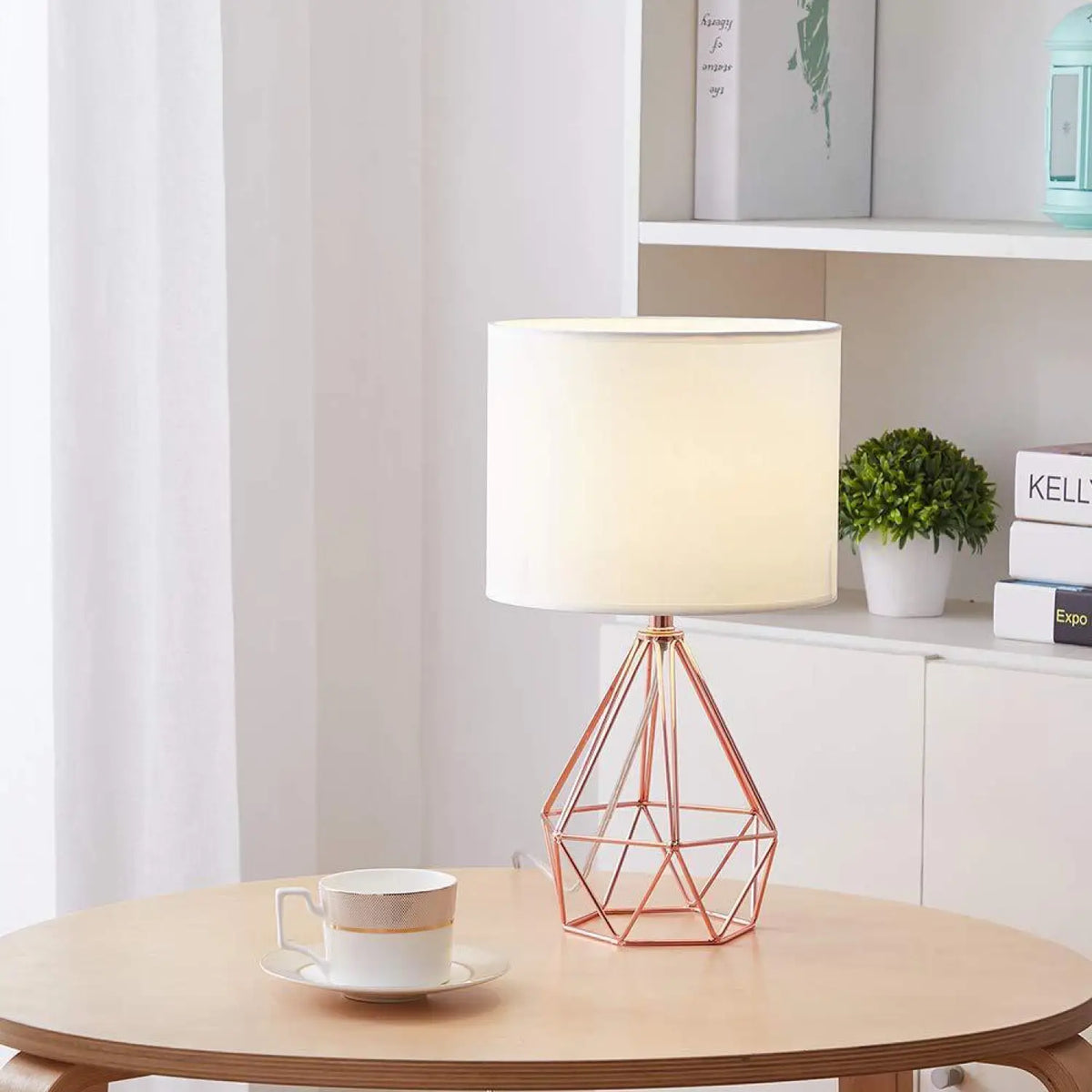 Diamond Design Table Lamp for Entryway with Elegant Modern Style, photo 4 of 5