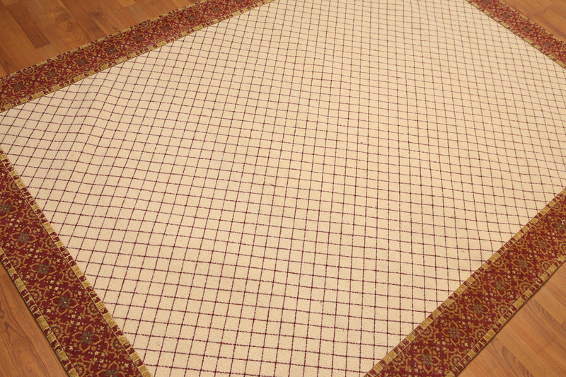 5'6" x 7'9" made in America Trellis Floral Border 100% wool Area rug Beige
