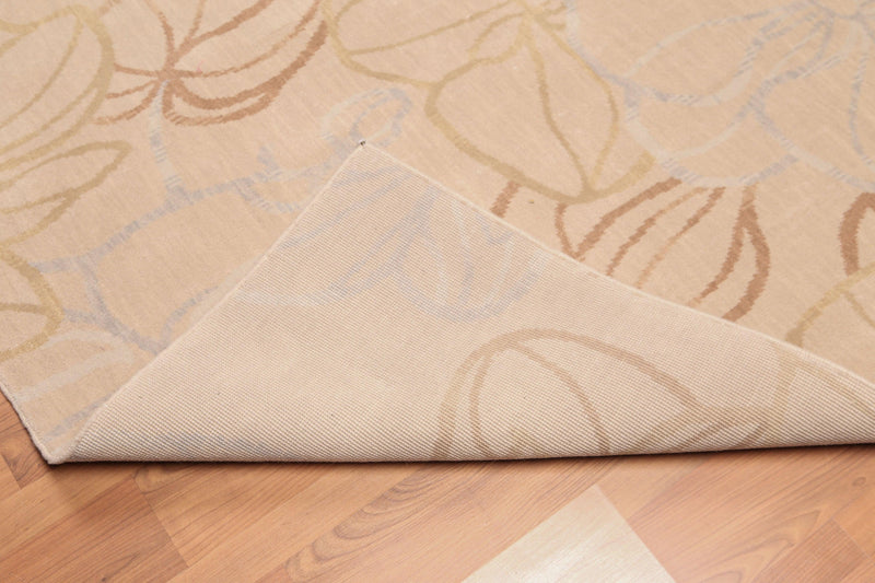 5' x 6'9" Contemporary Floral 100% Wool Area rug Beige