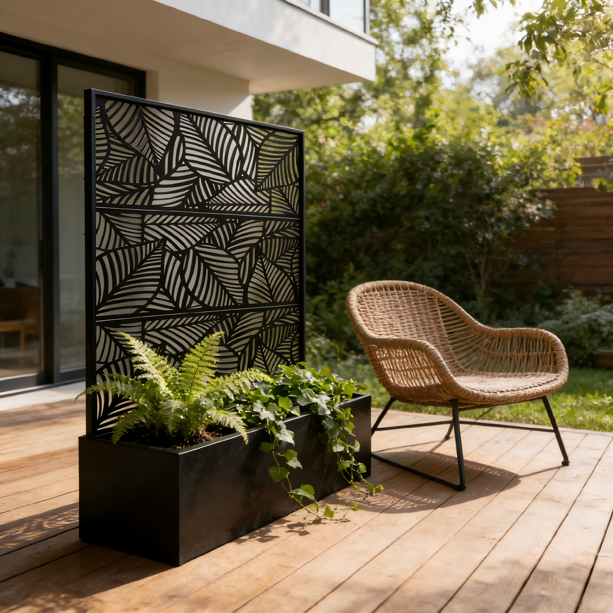 Leaf Pattern Privacy Screen with Planter Box, photo 4 of 10